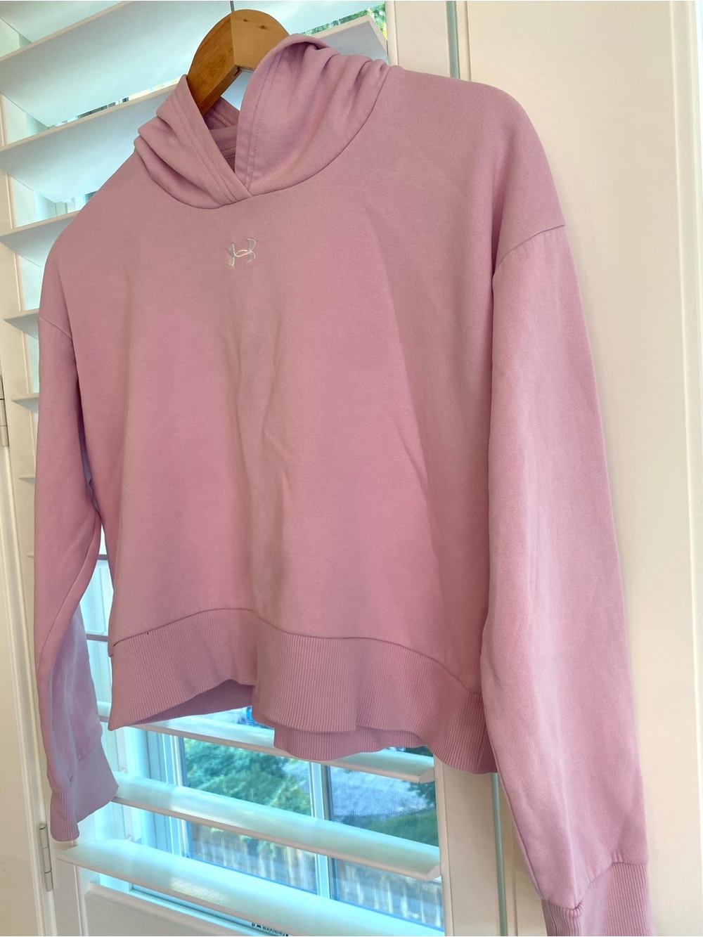 Under Armour Lavender Pink Cropped Hoodie Youth Large